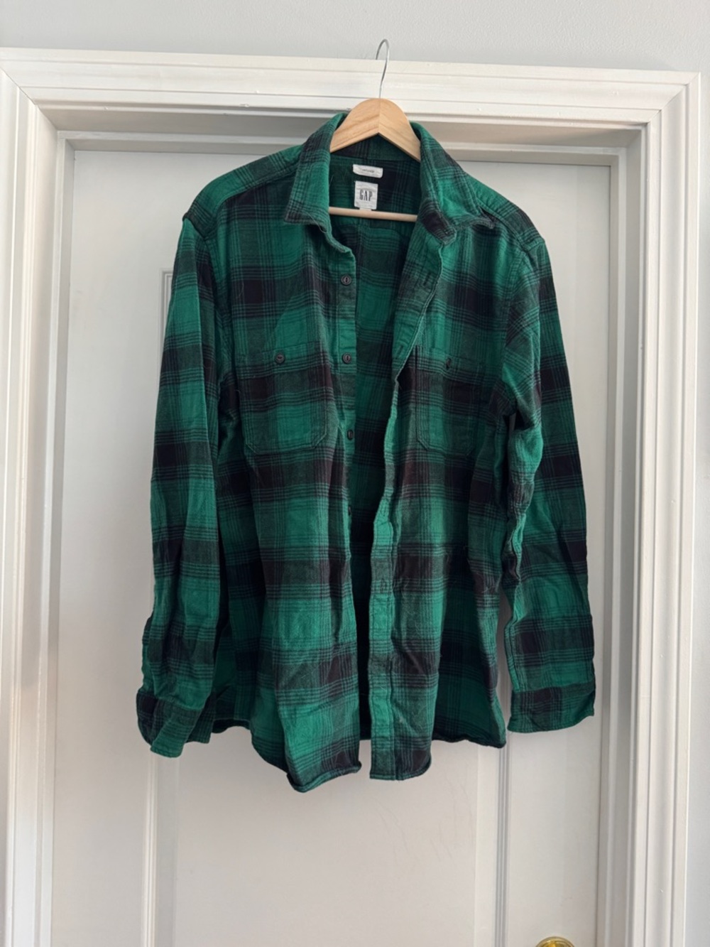 GAP Green and Black Plaid Casual Button-Down Shirt